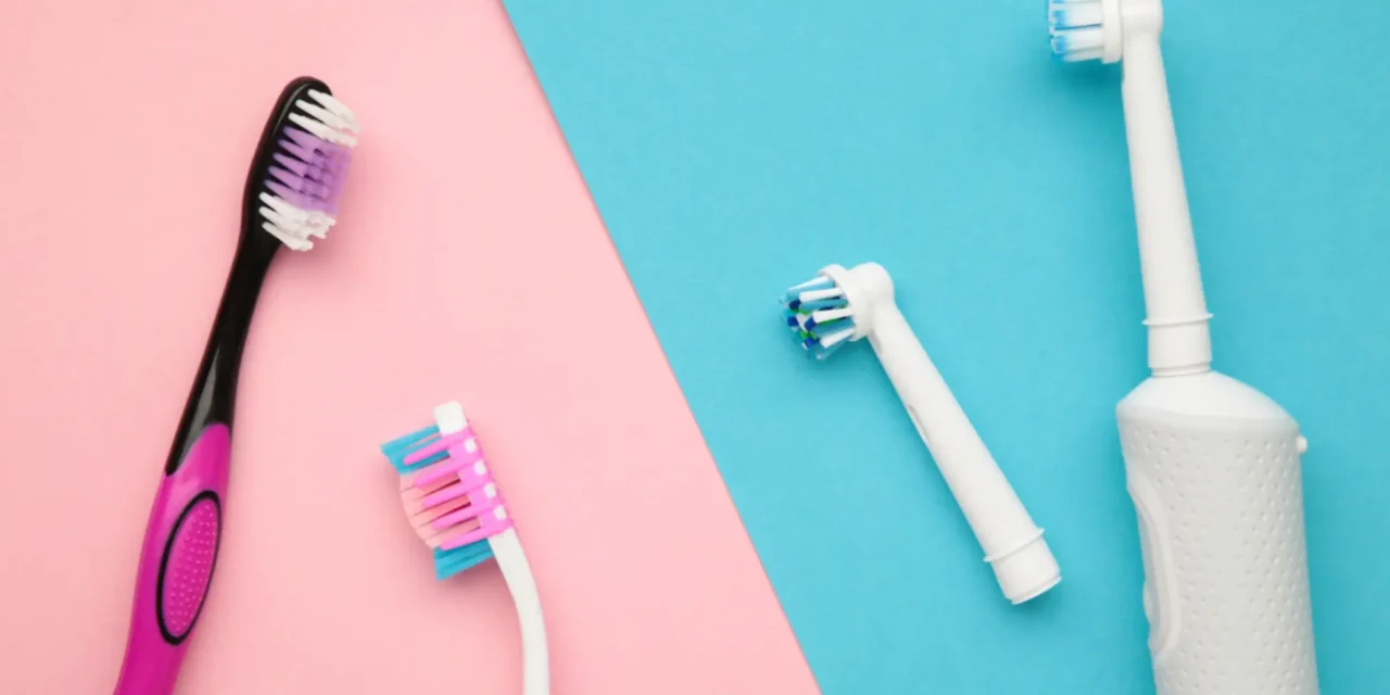 Electric Toothbrushes vs Manual Toothbrushes: Which Cleans Better?